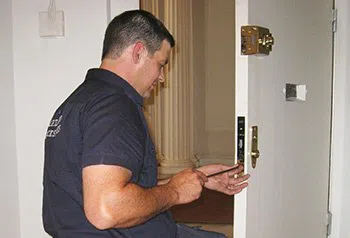 Little Village Locksmith Store Mclean, VA 703-574-6791 - locks-change-6
